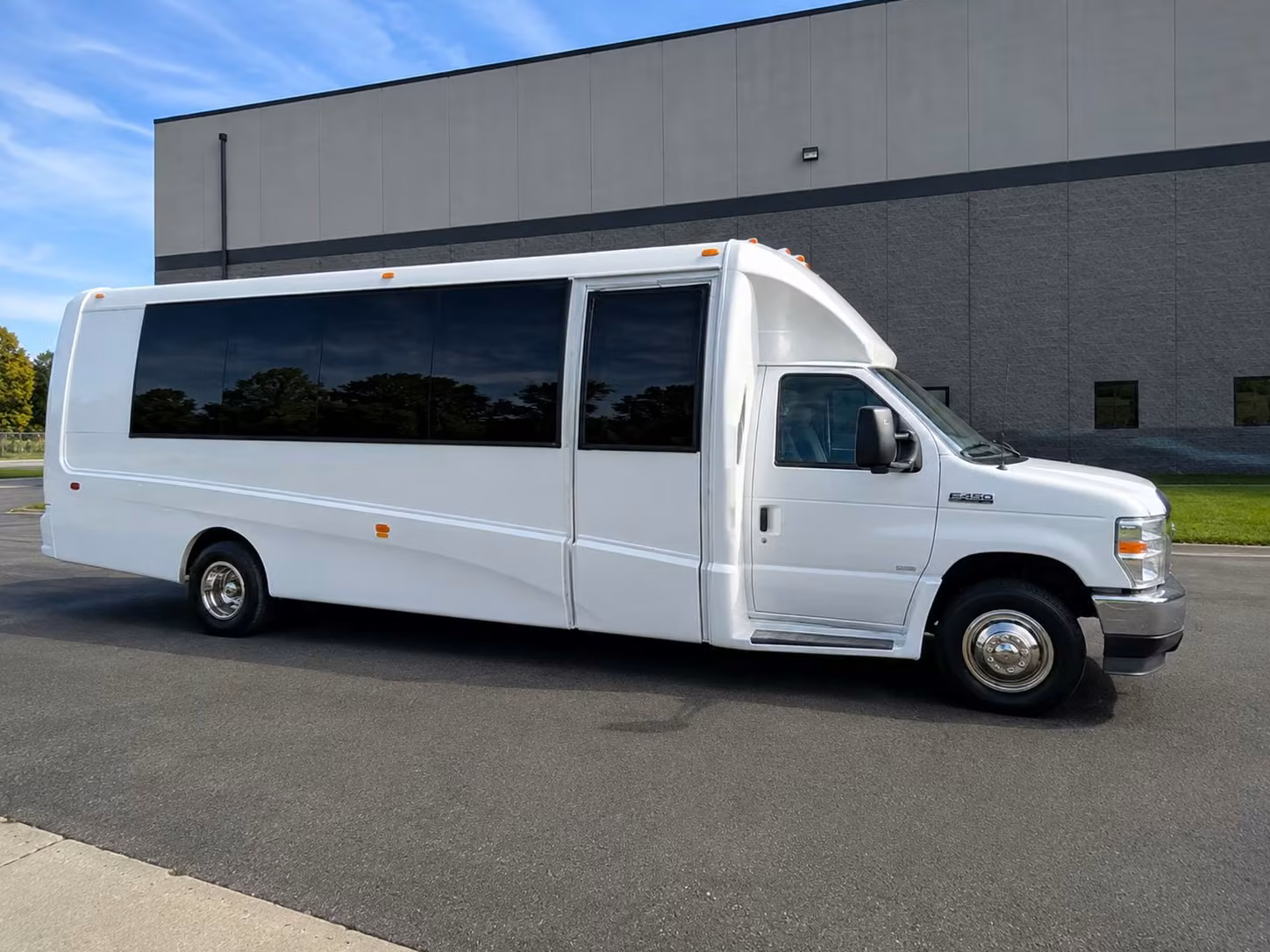 15 passenger minibus